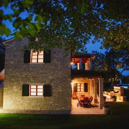 Σπίτι διακοπών Mit Garten Und Pool Sowie Herrlicher Aussicht By Interhome