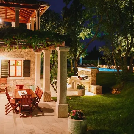 Mit Garten Und Pool Sowie Herrlicher Aussicht By Interhome Prázdninový dům *