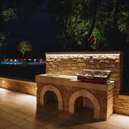 Mit Garten Und Pool Sowie Herrlicher Aussicht By Interhome *