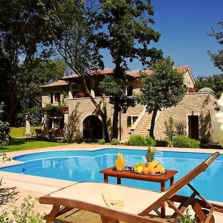 Mit Garten Und Pool Sowie Herrlicher Aussicht By Interhome Prázdninový dům Kringa