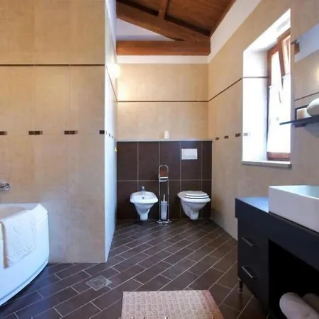 Mit Garten Und Pool Sowie Herrlicher Aussicht By Interhome